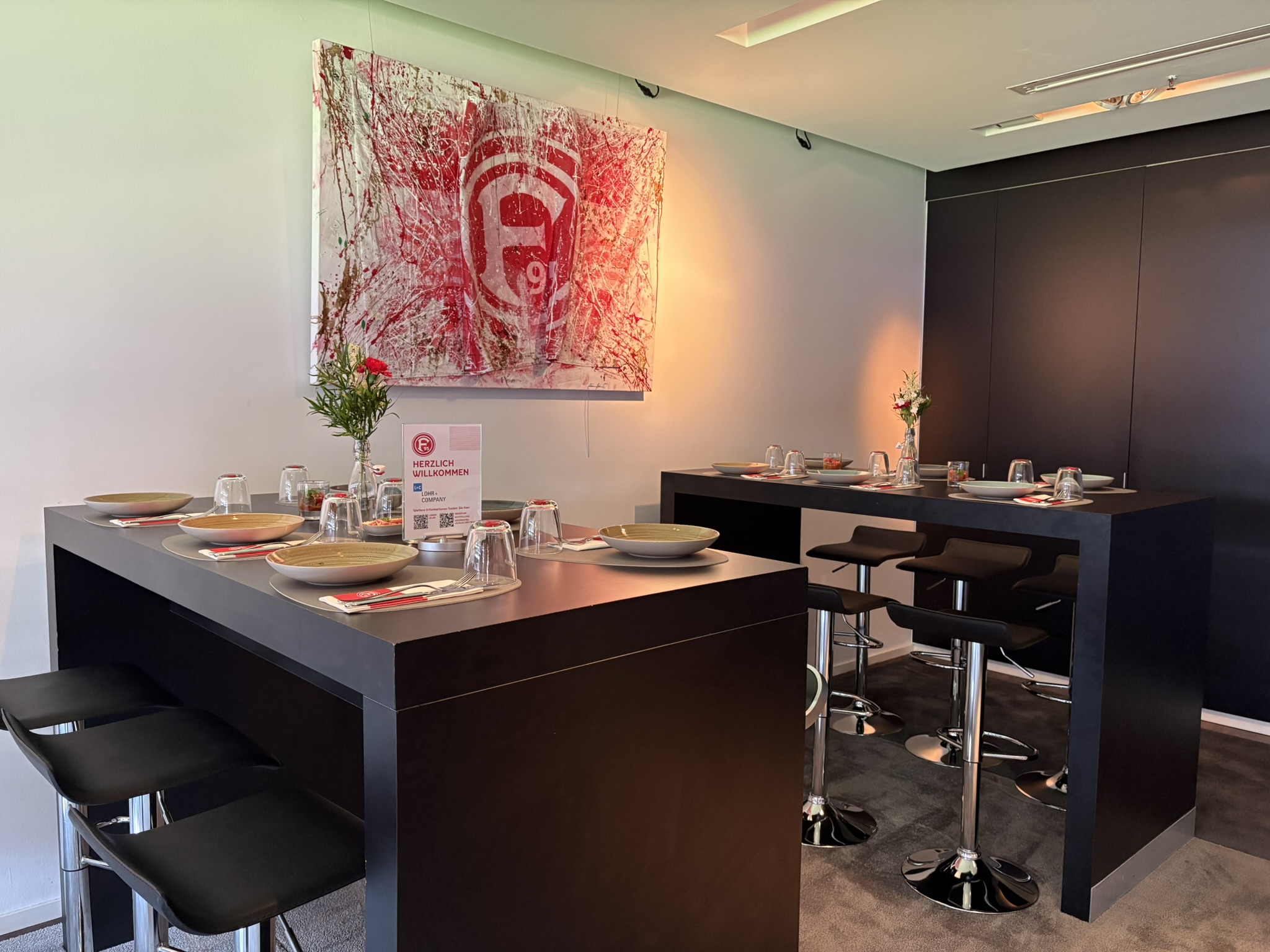 Loge mit Bild Fortuna und Tischen